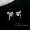 Brincos de Coração Rosa com Zircônia e Laço Design de Nicho Estilo Doce e Cool Brincos Personalizados Moda Brincos de Estilo Cool para Mulheres