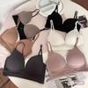Sujetador sexy de chica caliente en vivo con costuras de color contrastante, tirante envolvente en el pecho, copa triangular, delgado, push up corto, ropa interior de belleza para la espalda para mujeres