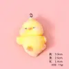 Muñeco de Peluche de Patito Amarillo Lindo de Moda Colgante Casa de Muñecas Adorno de Resina DIY 3D Colgante para Bolso de Coche Decoración
