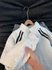 Jaqueta Patchwork Listrada de Alta Qualidade Masculina Primavera e Outono Marca Tendência Cardigan com Capuz para Jovens Gola Alta Jaqueta Esportiva Versátil