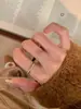 Anillo de Apilamiento de Diamantes Oversize de Lujo Accesible Estilo Medieval Vigilante para Mujer, Versátil, de Gama Alta, Diseño Elegante y Exquisito