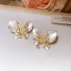 Charme Delicado e Feminino~ Brincos de Flor com Zircônia e Pérola, Brincos de Luxo Leve e de Alta Qualidade, Doces e Delicados, Brincos Versáteis para Mulheres