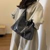 Bolsa retrô de alta qualidade e grande capacidade para mulheres, bolsa de ombro versátil de inverno 2023, bolsa de ombro para viagem