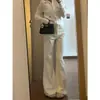 Calça jeans boca de sino off-white para mulheres, novo estilo primavera 2026, cintura alta, modelagem que afina, com caimento fluido, não justa, calça pantalona flare