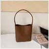 Bolsa Estilosa Xiaomi Mijia de Palha com Textura de Cesta Feminina 2026 Verão Nova Simples Casual para o Dia a Dia Elegante Bolsa de Ombro Único