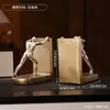 Colección de Adornos de Lujo de Luz Dorada Modelo Habitación Oficina Sala de Estar Vinoteca Mueble de TV Decoración Artesanías de Resina