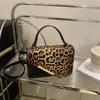 2025 Nuevo Diseño Nicho Bolso de Hombro Elegante Bolso de Axila de Leopardo a la Moda Bolso Cuadrado Pequeño a la Moda Bolso Cruzado Distintivo
