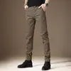 Pantalones casuales color caqui de alta gama italianos para hombre, nuevos pantalones rectos versátiles de corte slim para otoño e invierno 2026, de negocios