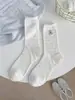 Calcetines de Malla Fresca de Algodón Azul Claro Nuevos Versátiles Sin Costuras de Primavera y Verano para Mujer, Caña Media, con Diseño de Oso Lindo
