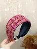 Nova Faixa de Lã Larga de Inverno de Alta Qualidade, Design de Coroa Alta, Estilo Casual para Sair, Acessório de Cabelo Vintage e Elegante Estilo Chanel