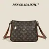Bolsa de Ombro Feminina Estilo Novo com Textura Simples, Design de Monograma Tendência, Fashion para Todas as Estações, Bolsa de Ombro para Senhoras de Meia-Idade, Transfronteiriça