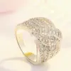 Kalamei Venta Caliente Transfronteriza Juego de Anillos Giratorios Completamente de Diamante con Circonita Super Brillante Anillo Retorcido Envuelto Anillo Elegante y Exquisito