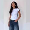 Camiseta de manga corta con cuello redondo y bordado de lazo estilo europeo y americano, estilo informal, estilo callejero, sexy, para mujer