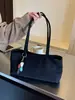 Bolso grande de alta costura vintage para mujer, nuevo bolso de hombro texturizado de nicho para principios de otoño de 2026, bolso simple de axila