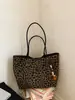 Bolso tote de leopardo transfronterizo para mujer, nueva colección otoño/invierno 2026, de alta calidad, retro y moderno, bolso de hombro