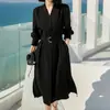 Vestido negro pequeño de triacetato, elegante vestido de alta gama, nuevo vestido negro de longitud media para mujer de verano 2026
