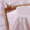 Satén Jacquard de Rayón con Patrón Abstracto, Suave y Resistente a las Arrugas, Nueva Tela de Estilo Chino para Hanfu, Suministro de Fábrica en Stock