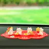 Novos Enfeites de Gato da Sorte Mini Estilo Chinês para Carro Gatinho Fofo de Desenho Animado Decorações para Console Central Novos Enfeites para Carro