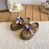 Zapatos Birkenstock para Niños con Lazo de Oso Estilo Nuevo Primavera 2026 Niños y Niñas Suela Suave Antideslizantes Slip-On Zapatillas Cerradas