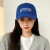 Novo Boné de Beisebol de Cor Sólida Macio com Bordado de Letras Aba Larga Emagrecimento Facial Versátil Boné Bico de Pato Moda Casual Chapéu de Sol