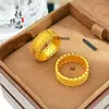 Tienda de Oro Réplica de Anillo Tradicional Hueco de Filigrana Chapado en Oro con Patrones Ricos, Anillo de Nuevo Estilo Chino Finamente Elaborado con Patrones Ricos