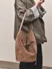 Nova Bolsa Sacola de Veludo com Couro Bovino de Primeira Camada com Cordão 2025 Grande Capacidade Couro Genuíno Retro Americano Bolsa de Ombro para Mulheres