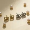 Foto Real de Pendientes a Juego con Letra Cd Tachonados de Diamantes para Mujer, Marca D, Pendientes de Venta Caliente en Transmisiones en Vivo de TikTok Transfronterizas Europeas y Americanas, Venta al por Mayor desde el Fabricante