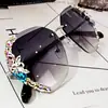 Gafas de Sol Estilo Nuevo 2026 para Mujer, Anti-UV, Protección Solar, Adelgazantes para Rostro Redondo, Populares Gafas de Sol con Pedrería para Mujer, Tendencia Estilo Coreano Ins
