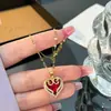 Collar Francés de Gema con Forma de Corazón 3D Trabajo Pesado Borde Completo de Diamante Gama Alta Lote Pequeño Accesorios Versátiles para el Día a Día