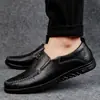 Zapatos de cuero casual de negocios para hombre, cómodos, de piel de vaca, transpirables, cómodos, populares, clásicos, tipo papá, talla grande, zapatos casuales para hombre