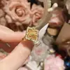 Aretes Doble Flor Camelia Ópera Italiana Bucciarati Rombo de Encaje Glaseado Trébol de Cuatro Hojas Anillo Abierto