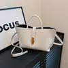 Bolsa de balde de moda transfronteiriça bolsa tote grande capacidade feminina bolsa de mão de alta qualidade europeia e americana para trabalho e deslocamento bolsa transversal