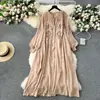 Vestido de Moda Transfronterizo para Mujer Tallas Grandes con un Diseño Elegante, Bordado, Corte Holgado, Adelgazante, Vestido Largo de Vacaciones Estilo Étnico