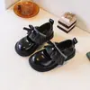 Nuevos zapatos de otoño para niñas, dulces zapatos de princesa con lazo, estilo coreano, elegantes y versátiles zapatos de piel para niñas