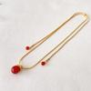 Colgante de Diseño de Nicho Incrustado con Ágata Roja y Cristal Blanco, Collar Elegante de Lujo Ligero de Forma de Lágrima de Gama Alta con Exquisitos Ganchos para Orejas