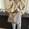 Bolsa Feminina Fashion 2024 Nova Versátil de Lona Grande Capacidade Bolsa de Ombro para Escritório Bolsa Tote Bolsa de Mão