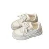 Zapatillas casuales estilo coreano que aumentan la altura, zapatos blancos de cordones versátiles de suela gruesa para mujer, nuevos mocasines deportivos Primavera 2026