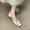 Diseño de alta moda con hebilla cuadrada estilo británico, zapatos slip-on 2026, nuevos zapatos retro para mujer de celebridad de nicho de internet