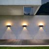 Lámpara de pared impermeable lámpara de pared led dormitorio sala de estar pasillo lámpara de pared platillo volador semicircular cónico acrílico lámpara de pared exterior