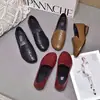 Zapatos de mujer estampados de moda 2026 nuevos zapatos de otoño con punta redonda para madres mayores, zapatos de mujer retro cómodos de cuero suave con suela blanda