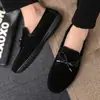 Zapatos de frijol de verano Daifa transfronterizos para hombre, calzado transpirable tipo perezoso, zapatos casuales de un paso, zapatos de trabajo modernos y versátiles