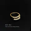 Anillo de Zirconia y Perla de Lujo Ligero Estilo Francés con Diseño de Nicho, Anillo Abierto Envolvente para Dedo Índice, Anillo Minimalista Versátil