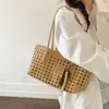 Bolsa Tote de Verão Vazada para Axila Feminina 2026 Novo Modelo de Alta Qualidade Grande Capacidade Bolsa de Mão Mãe-Filha Versátil Bolsa de Ombro