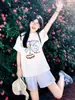Camiseta feminina de manga curta 2026 nova tendência de verão popular design de algodão puro nicho top de verão