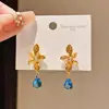 Hoja Dorada Lágrima Azul ~ Pendientes de Botón Flor de Zirconia Gota de Agua Lujo Ligero Chapado en Oro Real de 18k Pendientes Elegantes Dulces Accesorios de Pendientes de Gama Alta