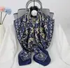 Atacado de fábrica lenço de seda para presente feminino lenço quadrado grande 90CM seda nova seda artificial estampado outono e inverno lenço de cetim