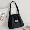 Bolsa Tote de Gran Capacidad para Mujer, Bolso Nuevo Estilo Invierno 2026, Bolso de Hombro Moderno y Versátil, Diseño de Cierre de Cordón, Bolsa para Viajar al Trabajo