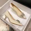 2026 Nuevos Zapatos de Boda para Mujer Color Vino Tinto Punta Fina Moño de Pedrería Tacón de Aguja Tacones Altos Elegante Temperamento Boca Baja Zapatos de Salón