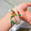 Pulsera de Diseño Múltiples Círculos de Calcedonia Blanca Natural, Calcedonia Verde, Calcedonia Roja