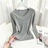 Camiseta de malha cinza de manga longa slim fit para mulheres, verão 2026, gola V, estilo discreto e sofisticado, top chique de alta qualidade